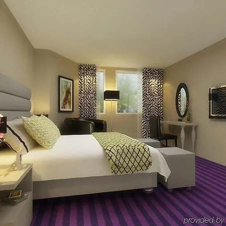 Executive Paris