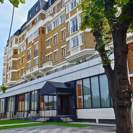 Executive Paris 3*